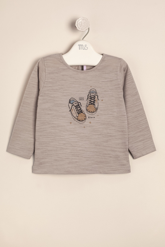 remera estamp zapatillas vison