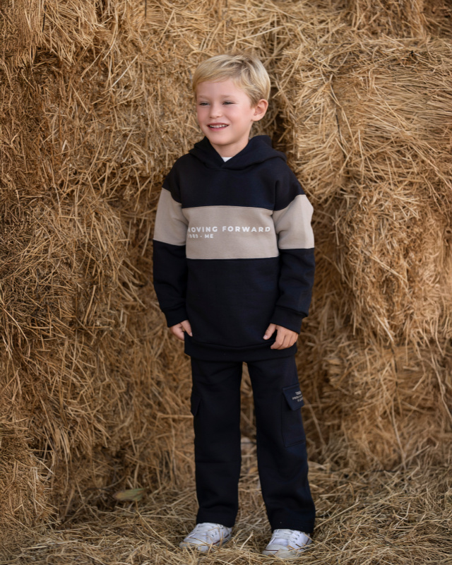 buzo frisa moving forward negro