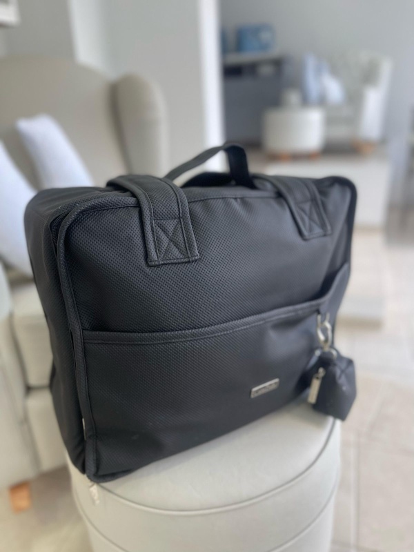 valija sanatorio cuerina puntito negro