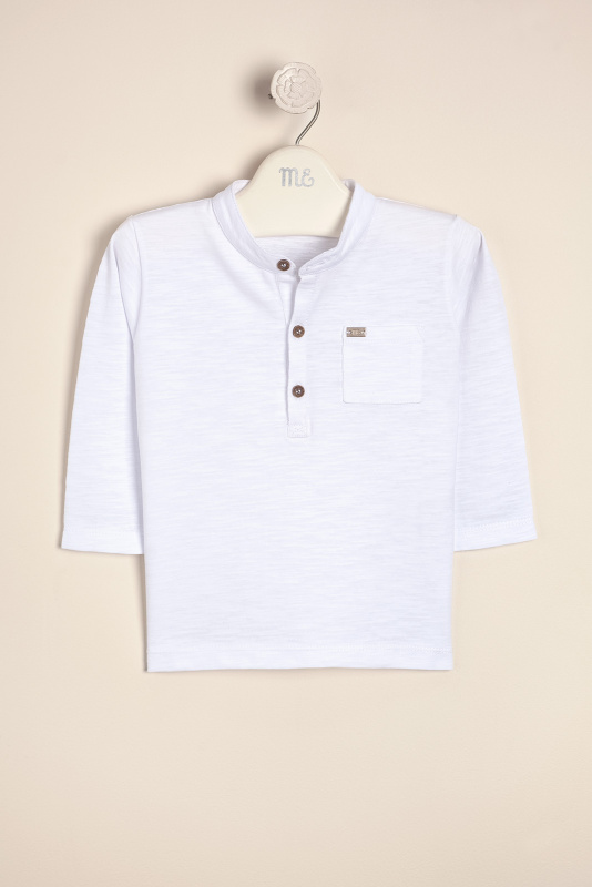 remera bolsillo y cuello mao blanco