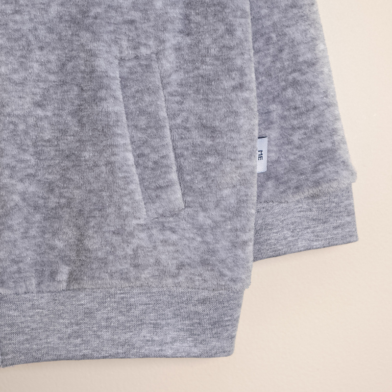 campera de plush burdeos gris