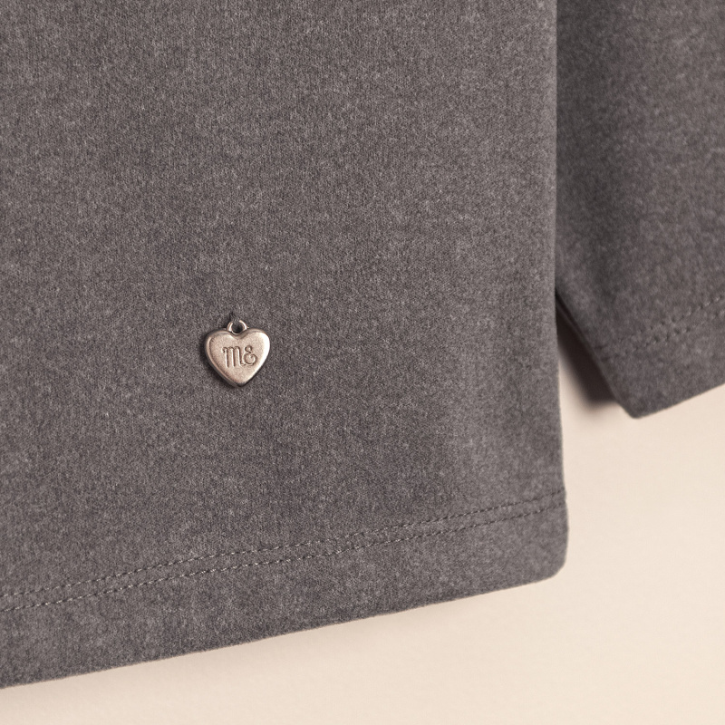 media polera de flecee gris