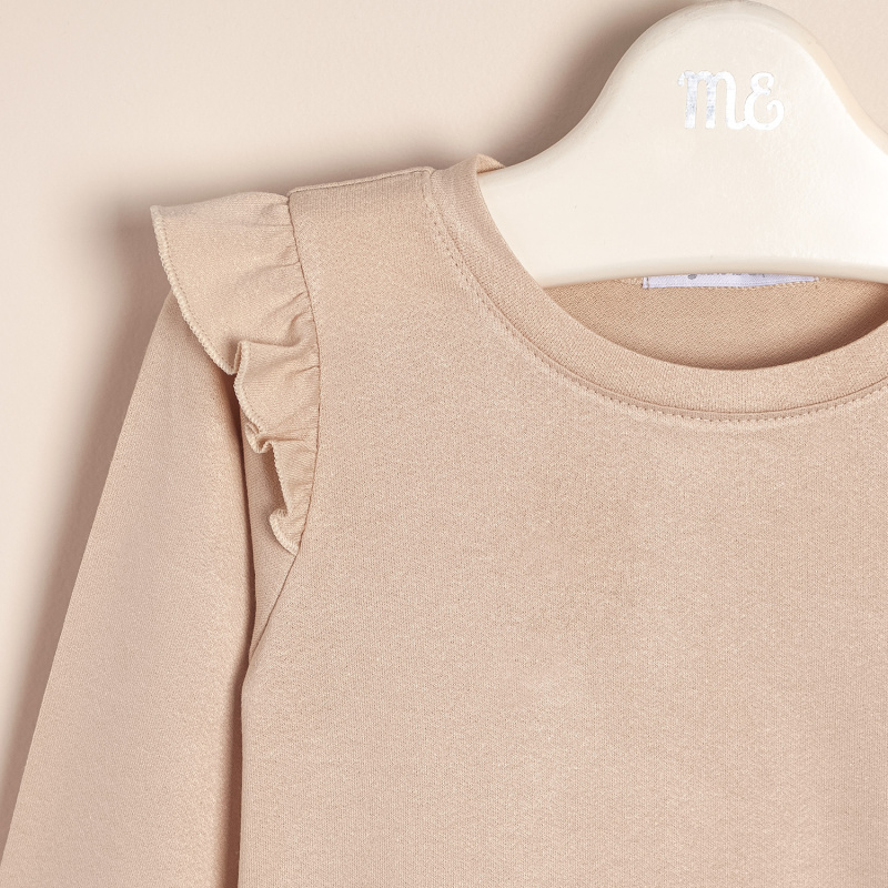 remera con volado ivy beige