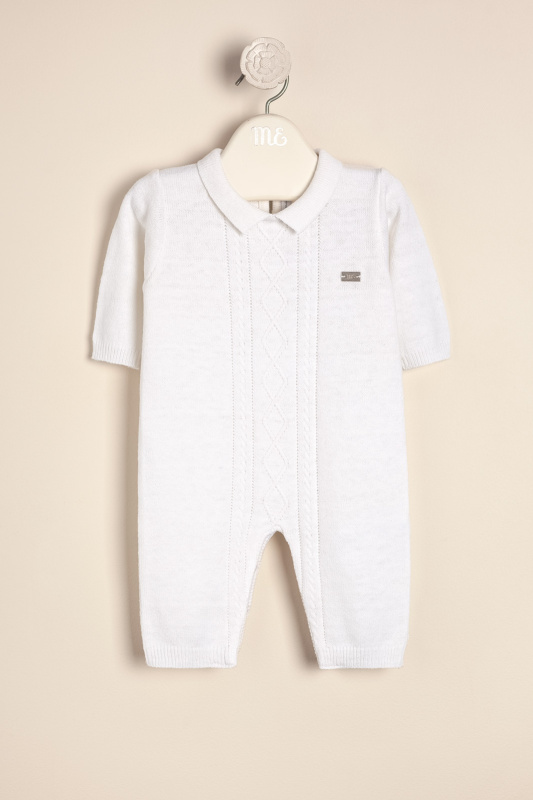 enterito con rombos y cuello blanco