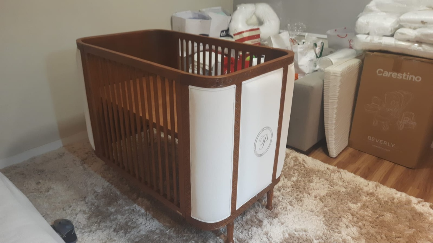 Cuna tallada y bord 1,26x70