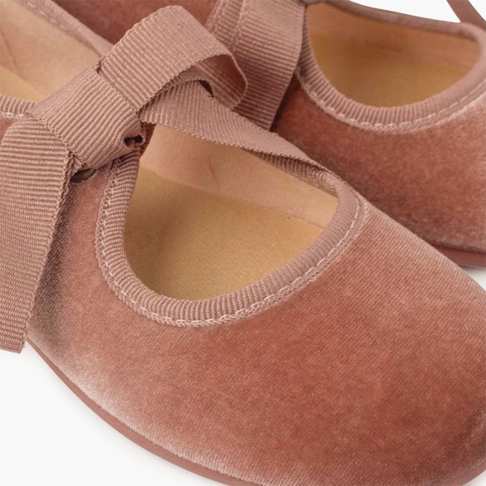 mercedita terciopelo lazo faya niña maquillaje