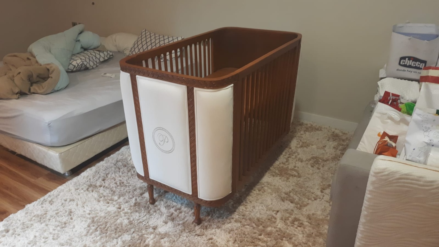 Cuna tallada y bord 1,26x70