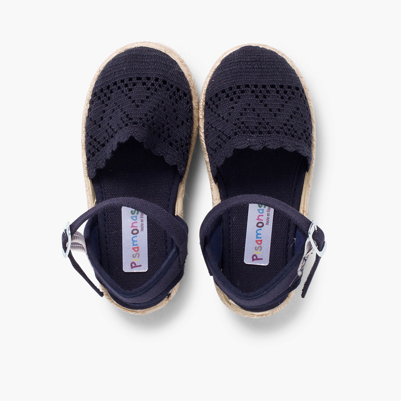 alpargata calada con hebilla azul