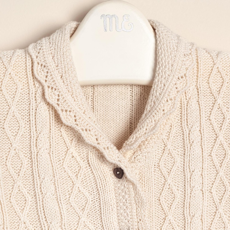 saco con cuello smocking crudo