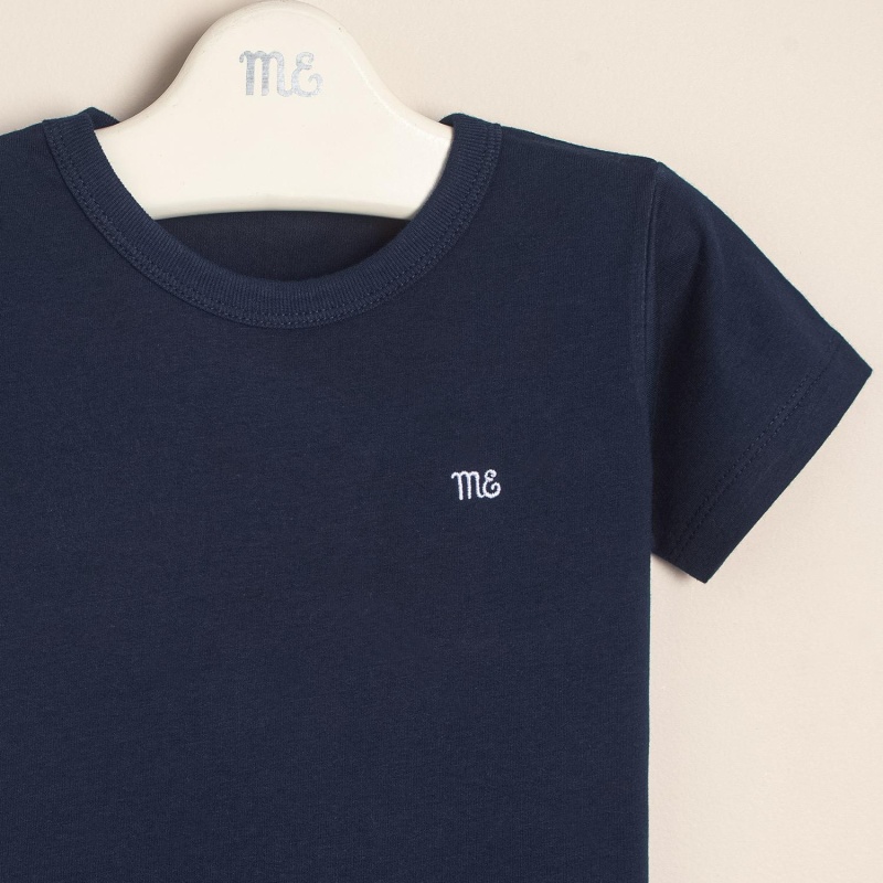 remera basica logo bordado juan azul