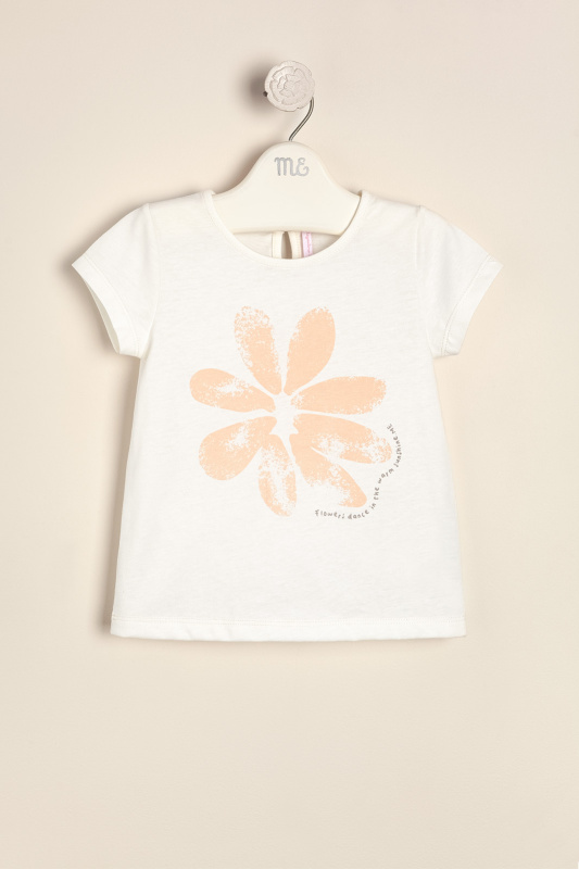 remera estampada con flor asarina