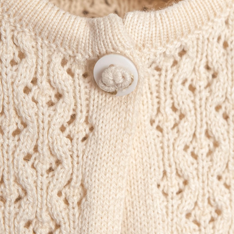 saco calado con detalle de bordado almy crudo