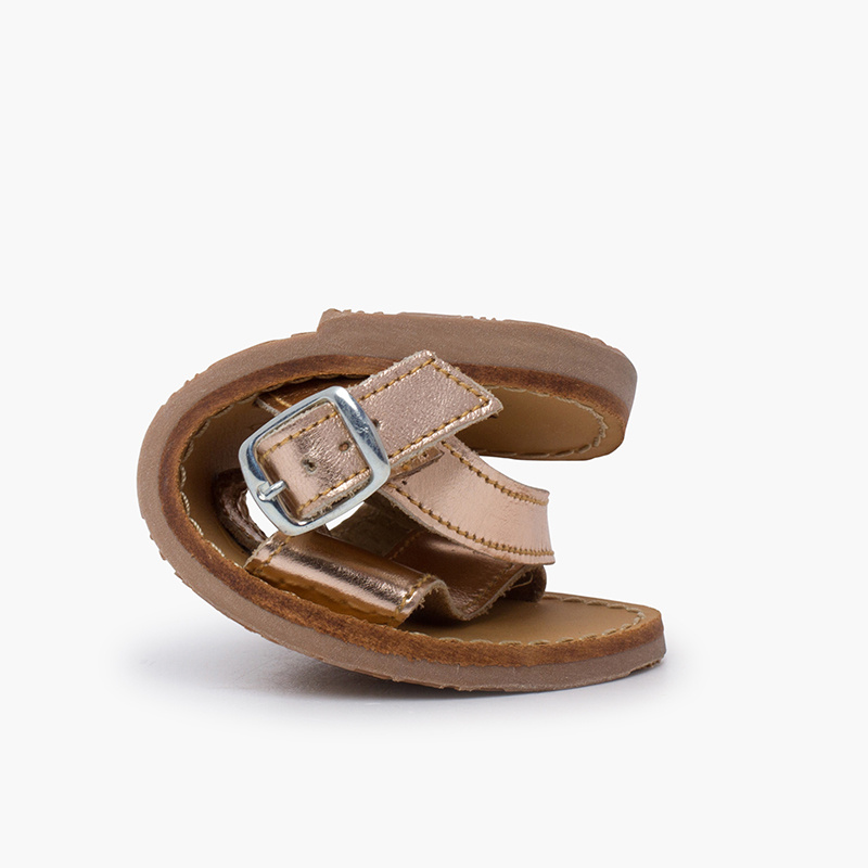 sandalia piel lisa cruzada bronce