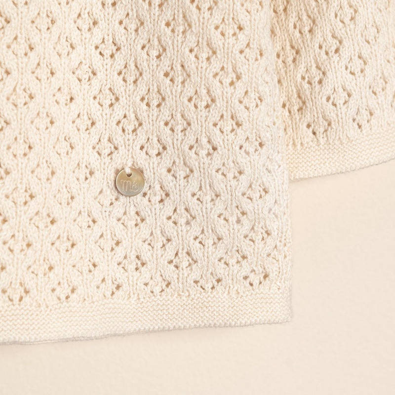 saco calado con detalle de bordado almy crudo