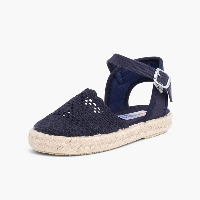 alpargata calada con hebilla azul