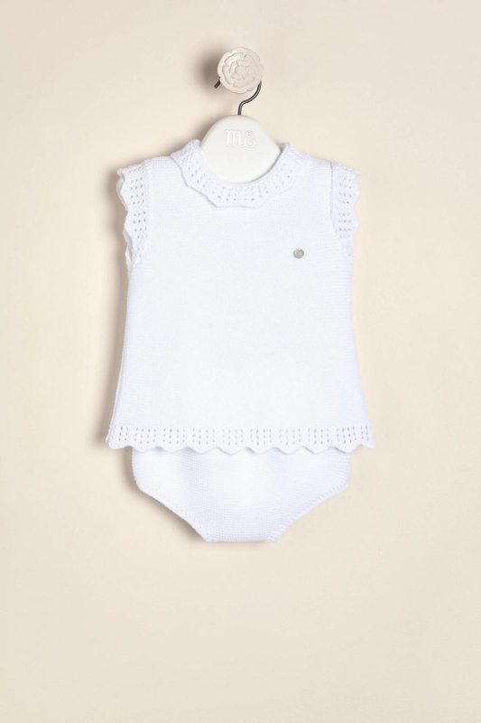 conjunto de santa clara con cuello calado bl