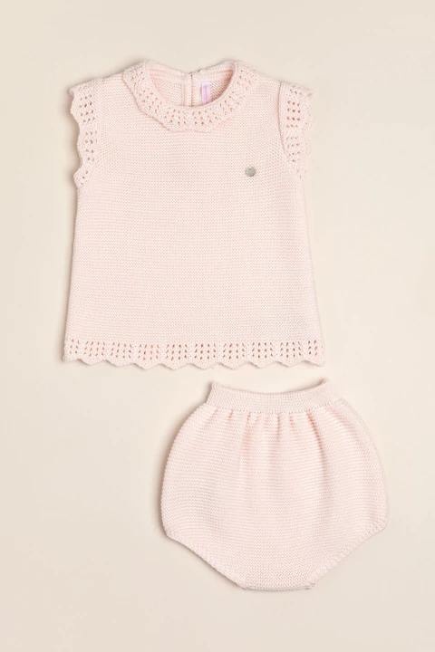 conjunto de santa clara con cuello calado rosa