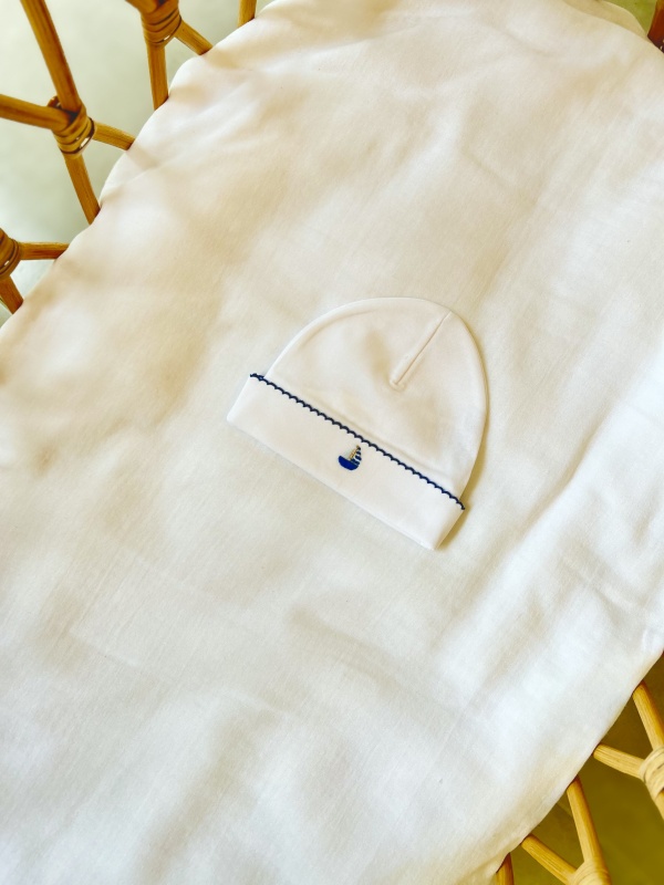 gorro bordado barquitos