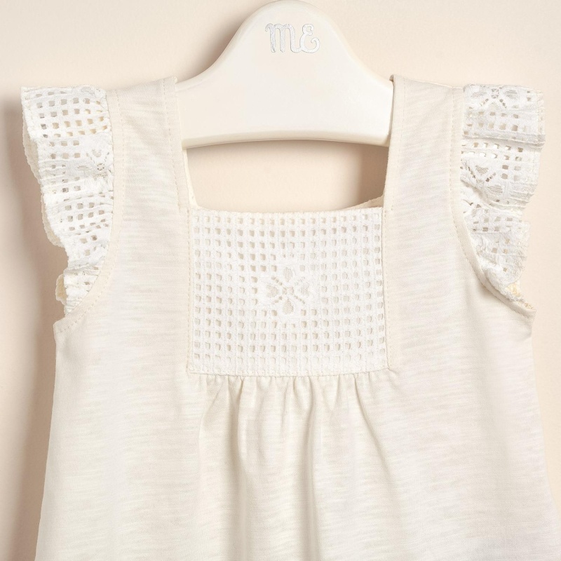 remera con canesu de alover calado