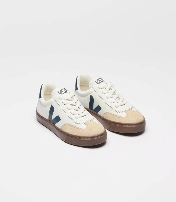 small volley white naut bark