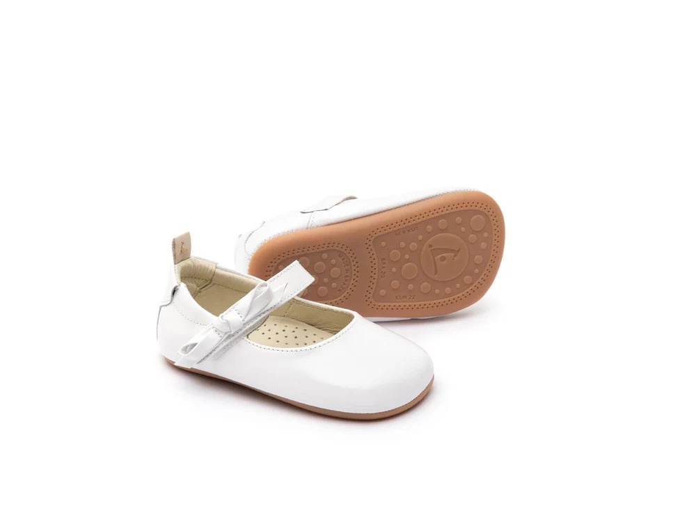 dorothy patent white