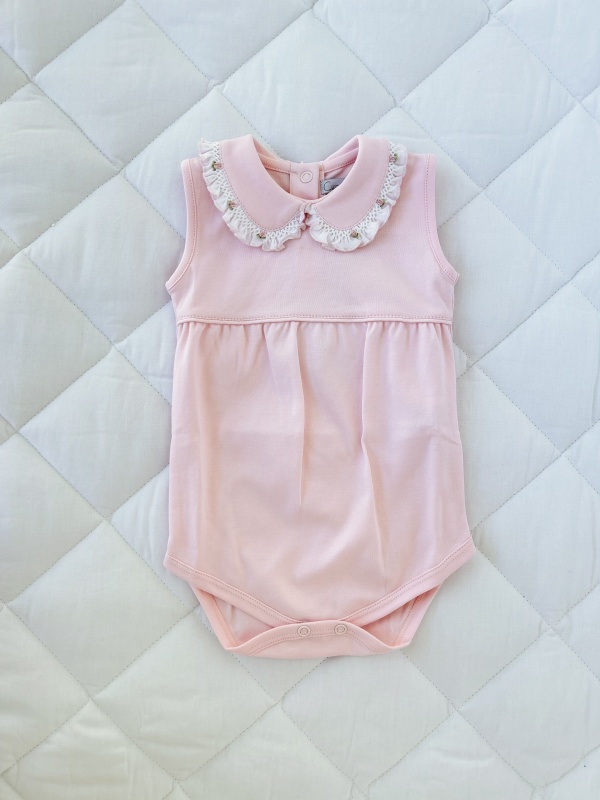 body con cuello bebe y smock rosa