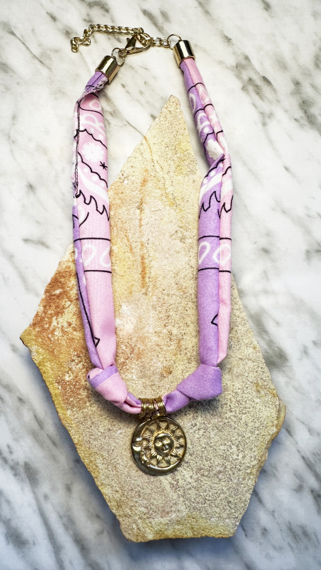 Collar Energy Lila y Rosa/ Sol y Luna dorado