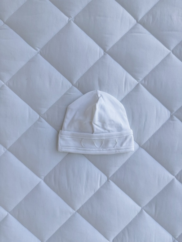 gorro inicial niño blanco