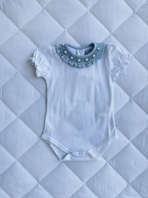 body cuello volado pima celeste