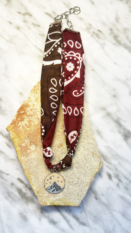 Collar Energy Marrón y Bordó / Montaña