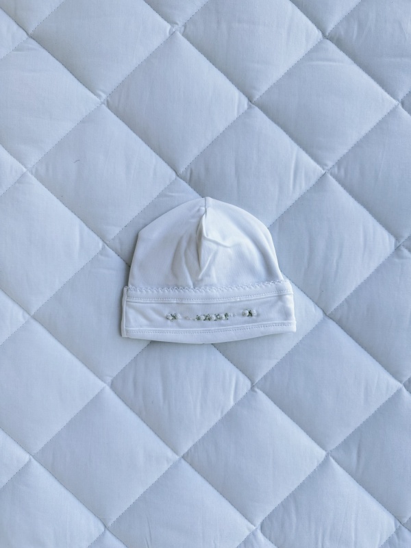 gorro inicial niña blanco
