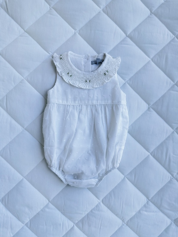 babucha cuello smock plumeti blanco