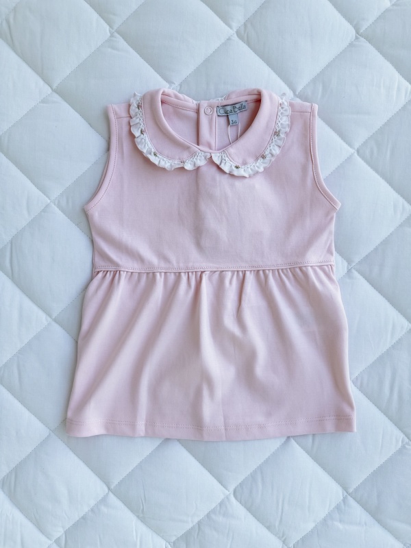 remera cuello bebe y smock rosa