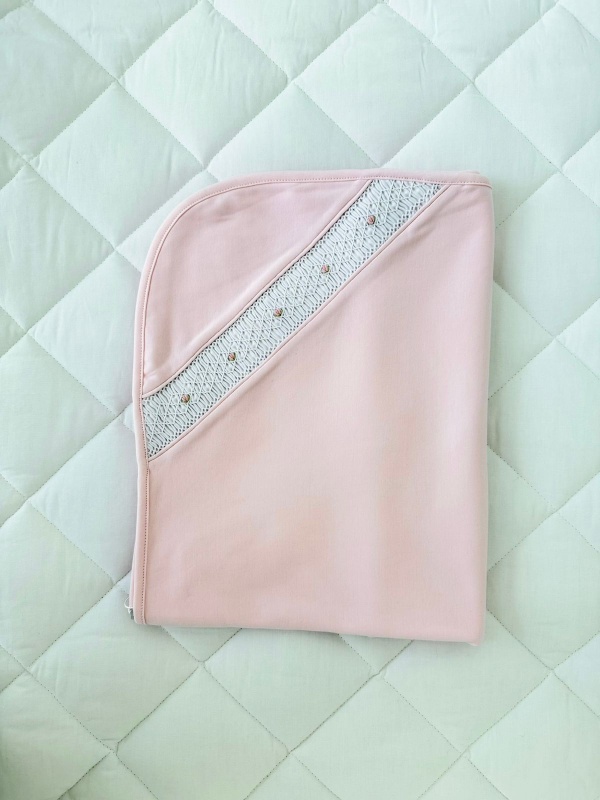 manta con smock rosa