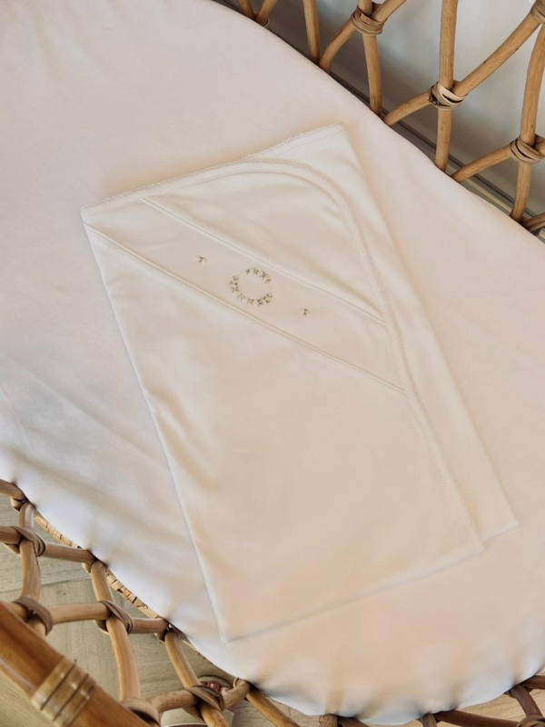 manta inicial niña blanco