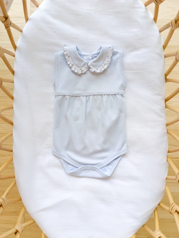 body con cuello smock celeste