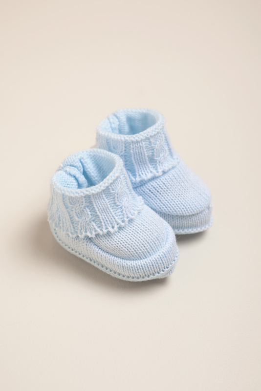 escarpines con trenzas celeste