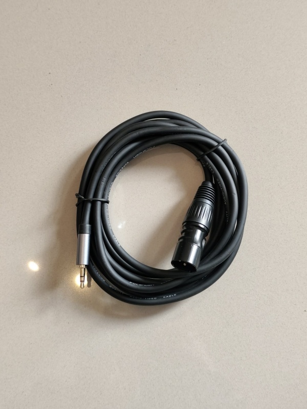Cable XLR M a 3.5 mm M estéreo 3 m